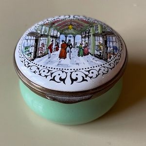 Crummles & Co. Enamel Pill/Snuff Box - Zelli, Burlington Arcade, London